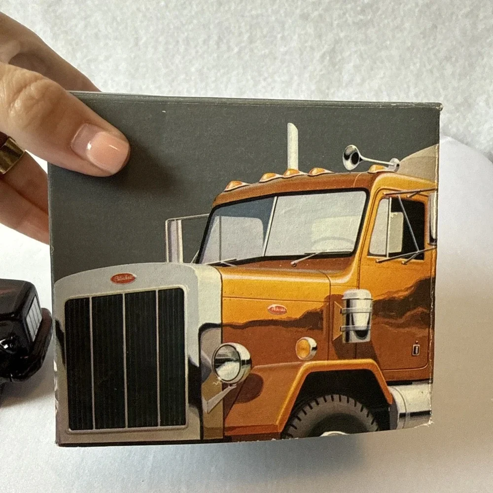 Vtg 1970s Avon Cement Mixer Truck Decanter Bottle Wild Country After Shave Box